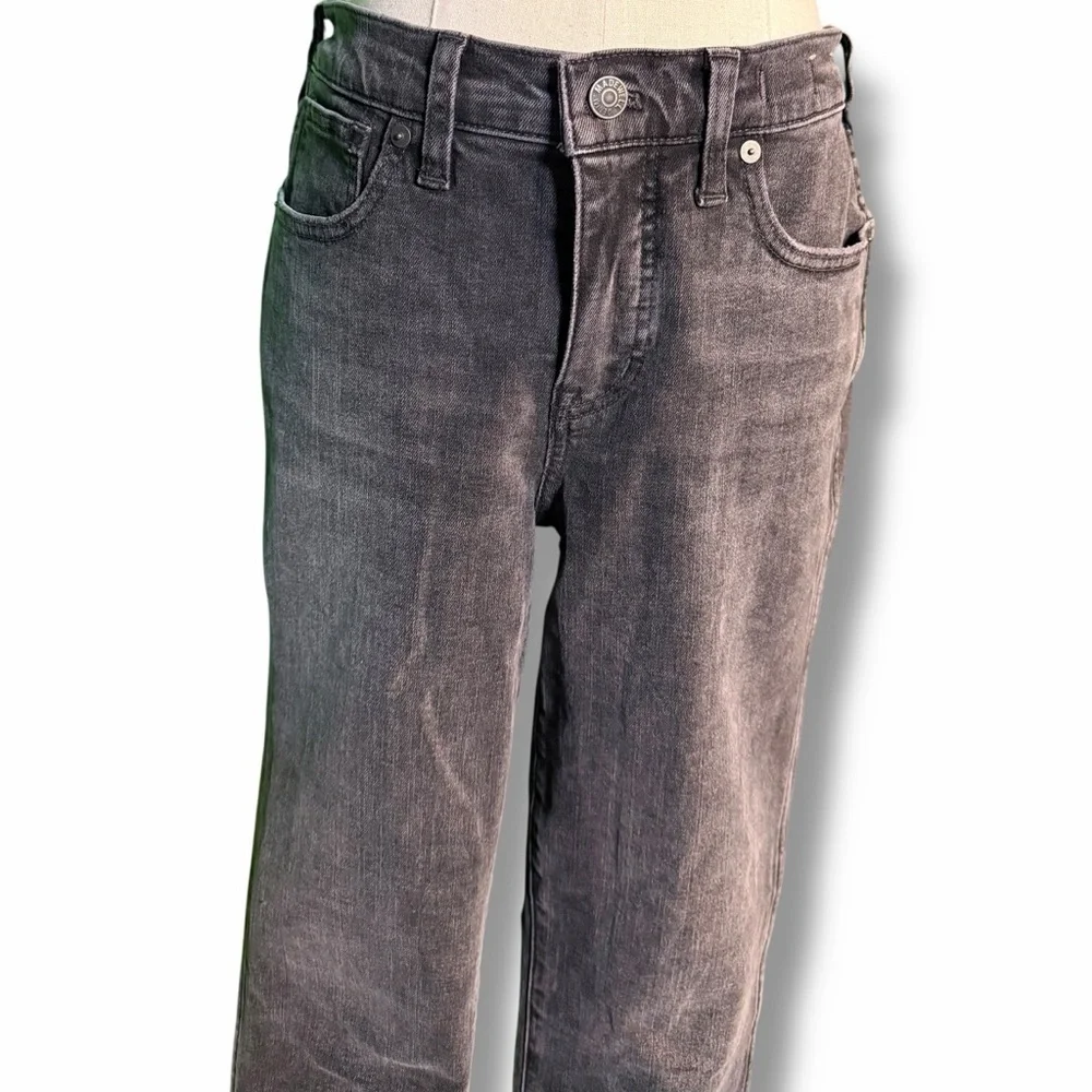 Madewell ‘Petite Mid-Rise Stovepipe Jeans in “Armand” Wash: Raw-Hem Edition 27P